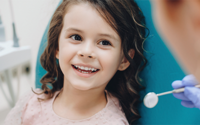 Todo lo que debes saber sobre las caries en los dientes de leche.